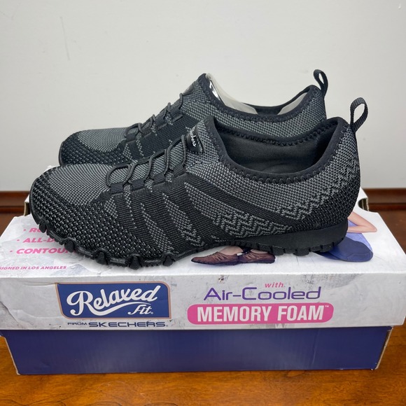 Skechers Relaxed Fit Knit Happens Sneakers Air Cooled Memory Foam Womens 5.5 - Picture 2 of 8